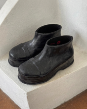 Load image into Gallery viewer, VULCANIZED PATINA LOW BOOT (BLACK-ON-BLACK)