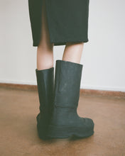 Load image into Gallery viewer, VULCANIZED HIGH BOOT (BLACK)