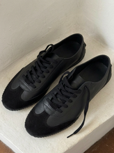 Load image into Gallery viewer, DESERT SNEAKER (BLACK)