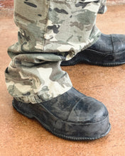 Load image into Gallery viewer, VULCANIZED PATINA LOW BOOT (BLACK-ON-BROWN)