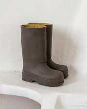 Load image into Gallery viewer, VULCANIZED HIGH BOOT (BROWN)