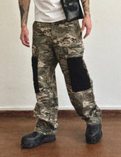 Load image into Gallery viewer, TECH CARGO CAMO PANTS (CAMO-BLACK)
